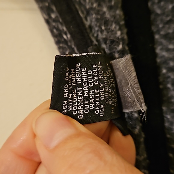 Torrid Black Zipper Hooded Sweatshirt with cute sewn in patches Size 3 - Picture 7 of 8